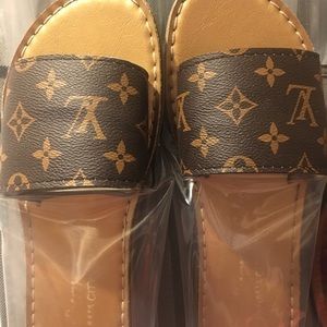 Up cycled LV slides sz10